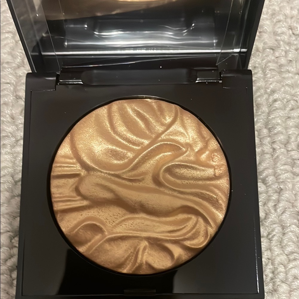 Laura Mercier Gold Radiant Highlighter- addiction